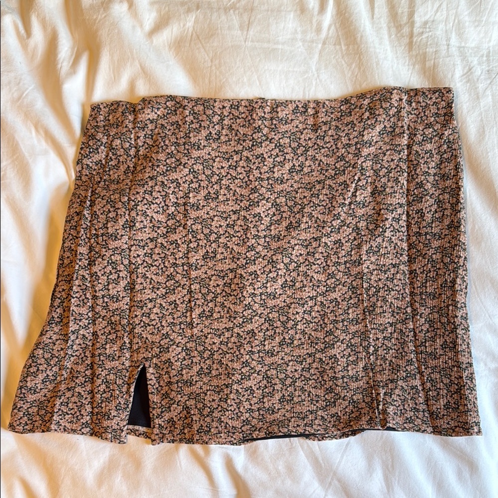 American Eagle Outfitters Chiffon Floral Mini Skirt with Slit